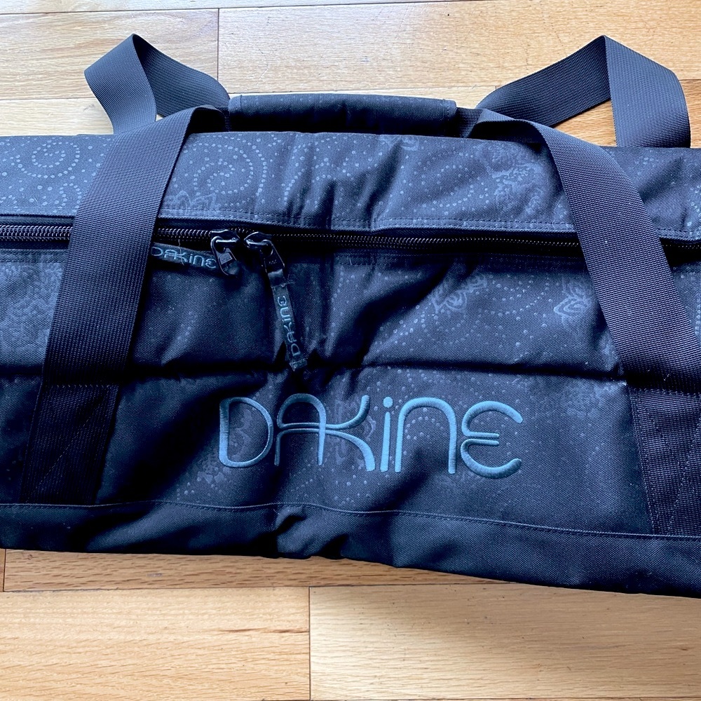 Dakine Black and Teal Ski Sleeve Padded Ski Bag